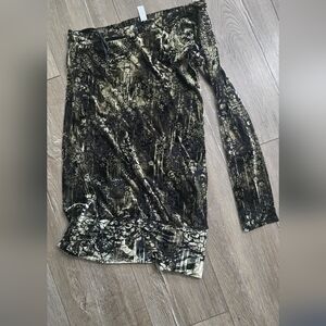 Velvet 1-Long Sleeve Sexy Top